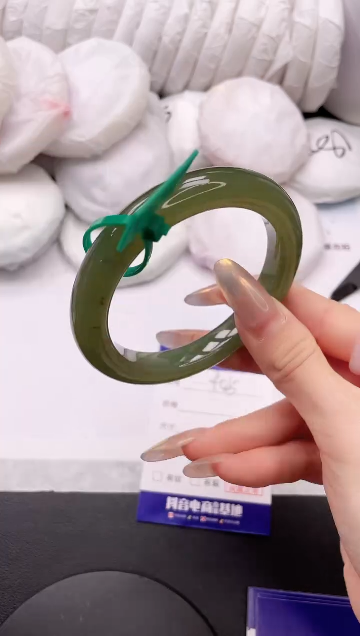 【闪购商品】和田玉手镯未镶嵌8K405-58