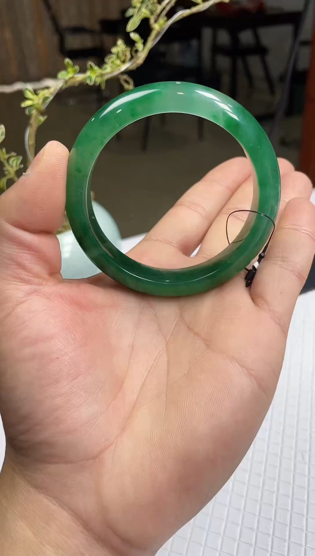 【闪购商品】石英质玉手镯未镶嵌非洲翠手镯多样性发货