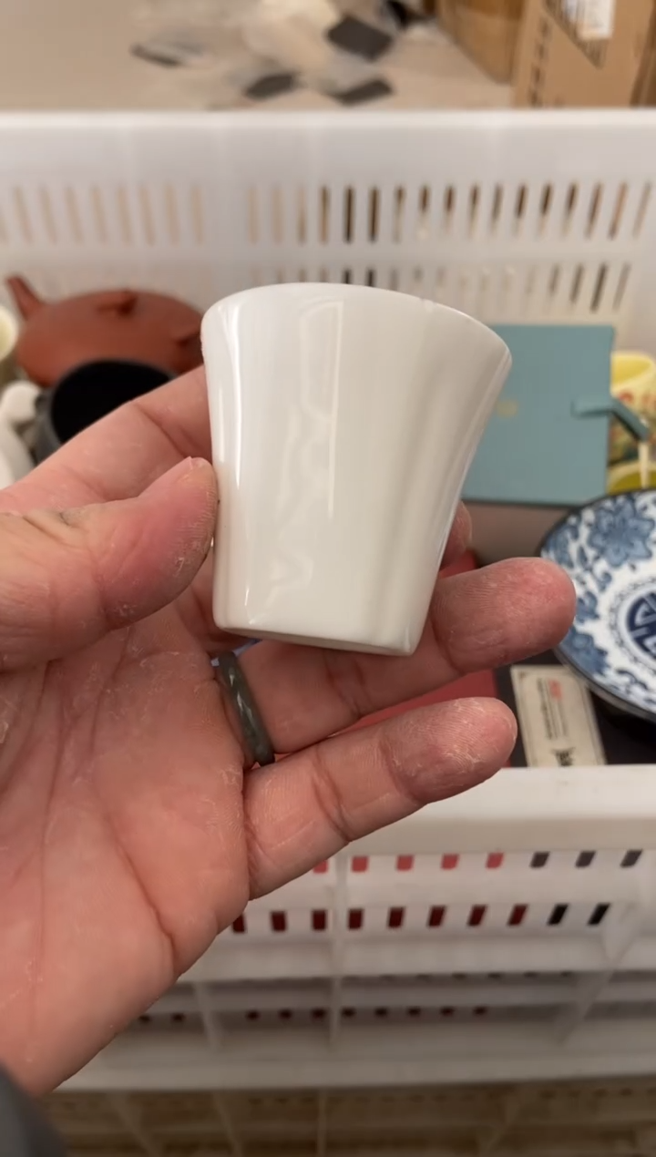 杯无运费险有瑕疵的摄影的产品有使用过的痕迹有点脏介意勿拍