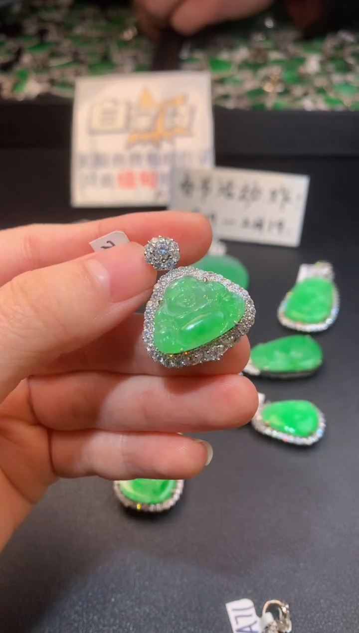 【闪购商品】翡翠颈饰银S925镶嵌翡翠