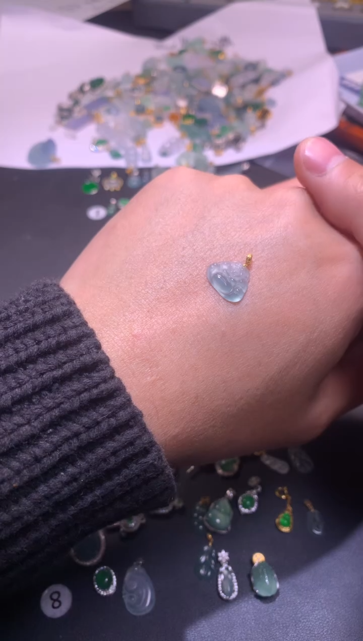 【闪购商品】翡翠吊坠(不含链)18K金镶嵌1