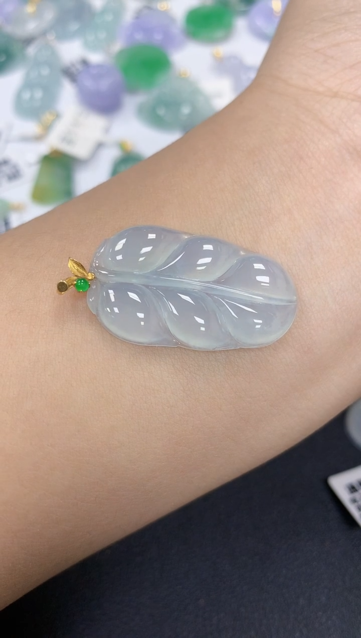 颈饰18K金镶嵌翡翠a货假一赔三支持复检百元上9元证书费自理