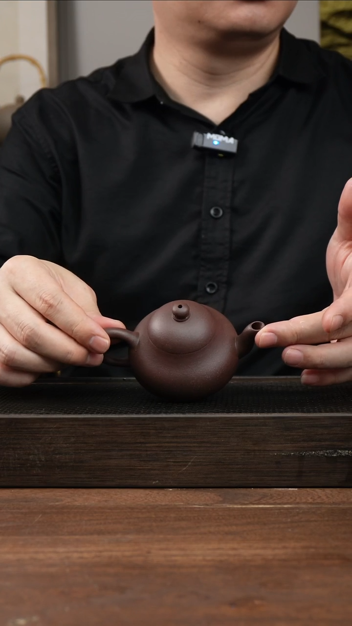 茶杯紫砂大**界紫泥梨形      150CC  