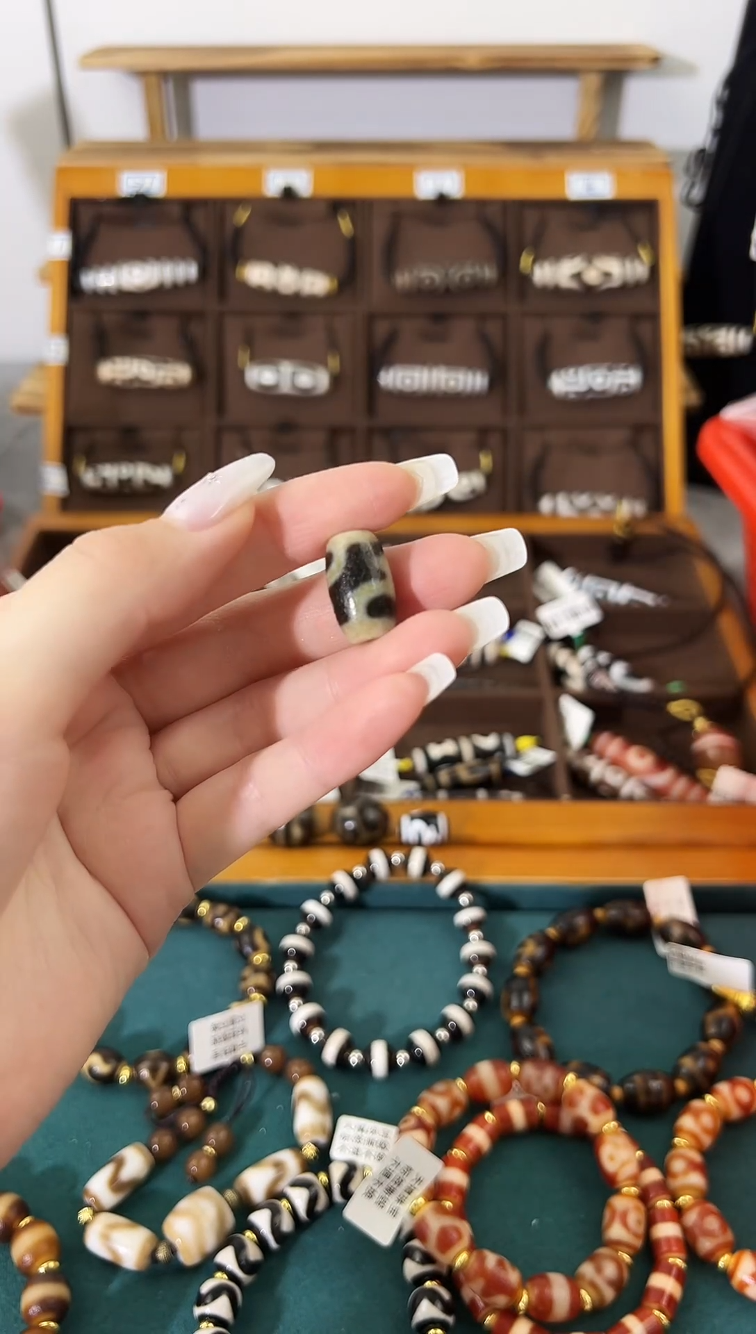 玛瑙/玉髓（覆膜）颈饰未镶嵌42微瑕