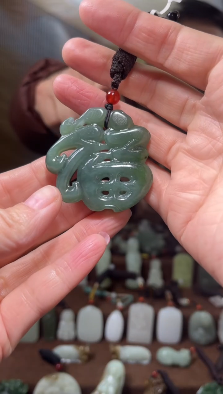 颈饰未镶嵌和田玉`