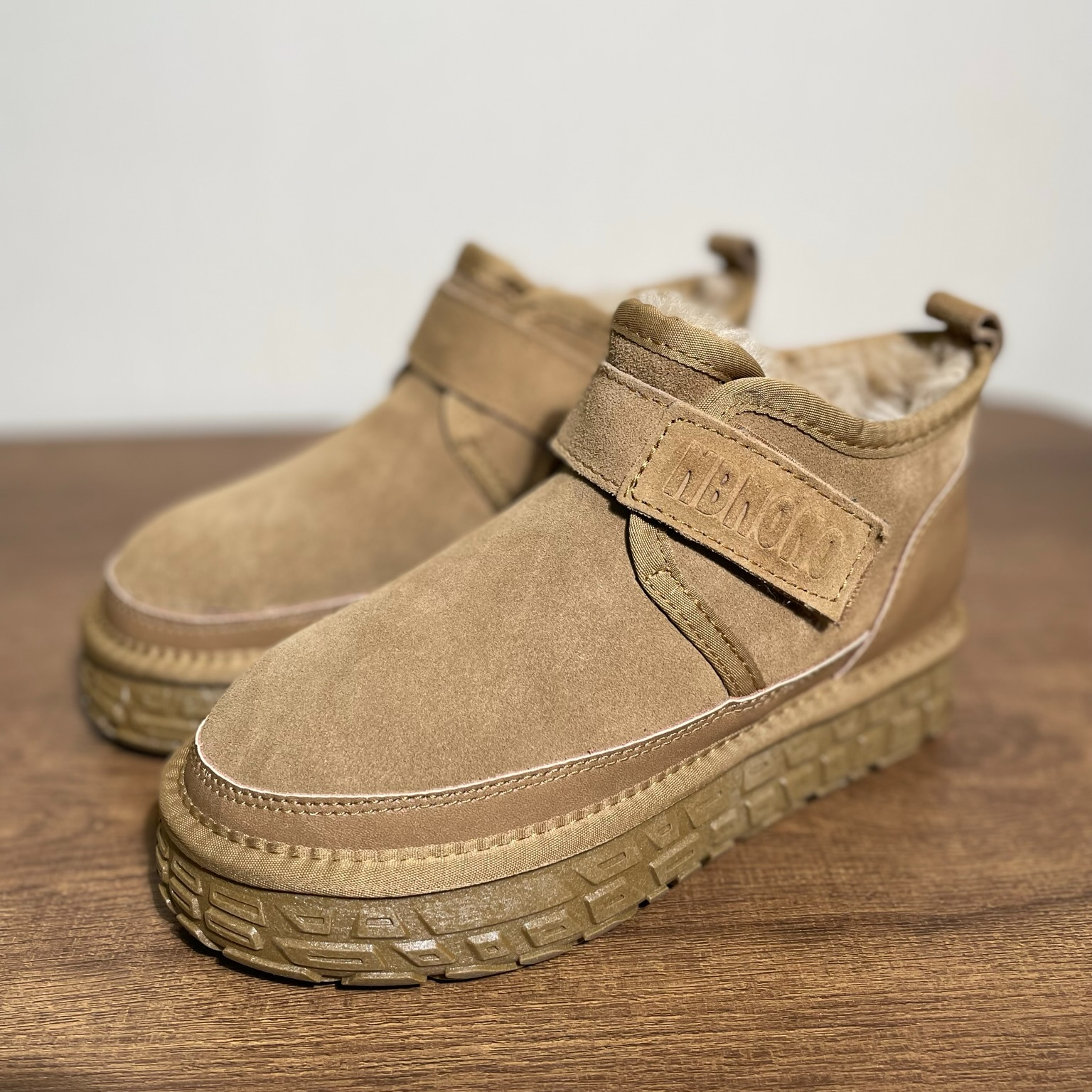 女士雪地靴牛皮羊毛皮毛一体中筒小靴子女冬季百搭真皮潮流加绒