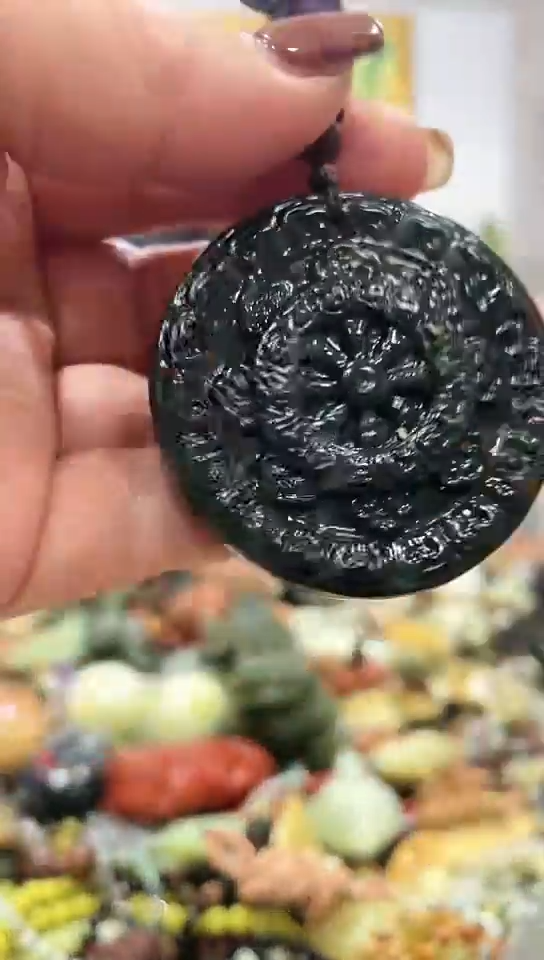 未镶嵌岫玉挂件 