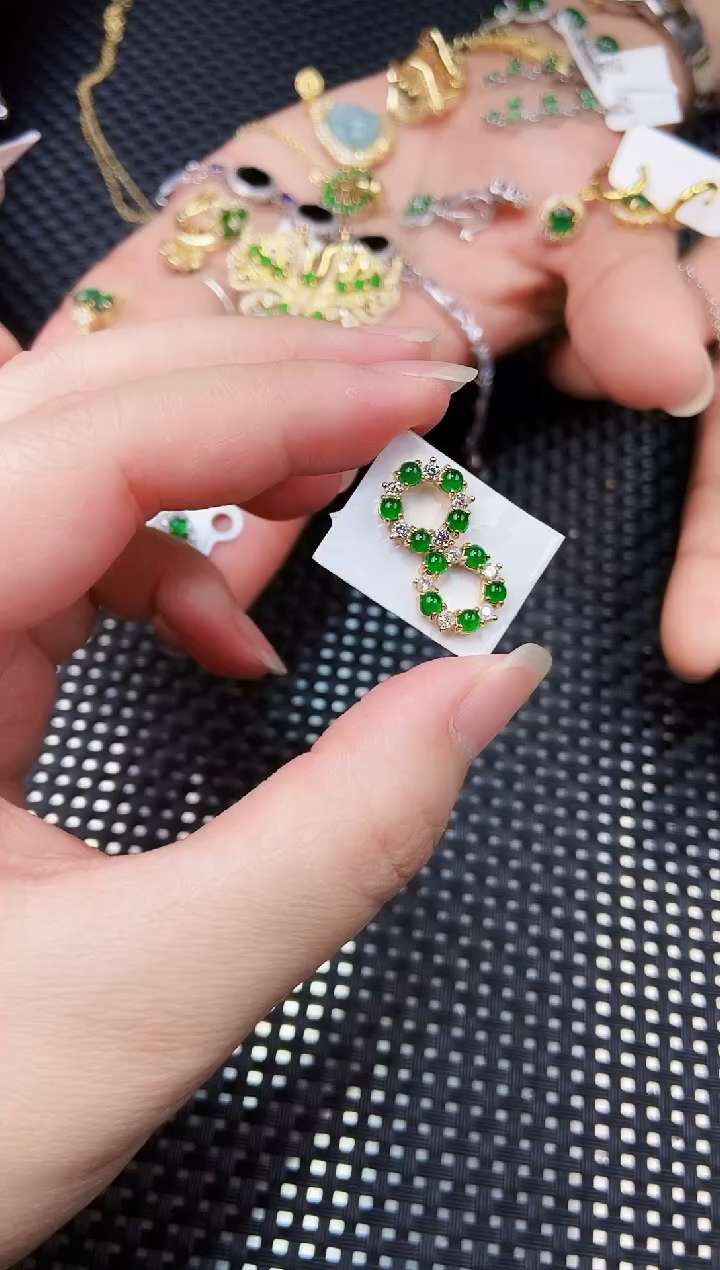 【闪购商品】翡翠耳饰未镶嵌11111111
