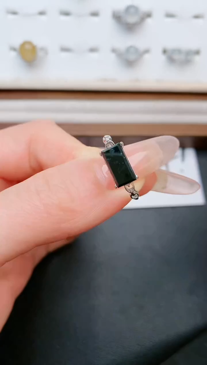 【闪购商品】翡翠戒指银S925镶嵌....