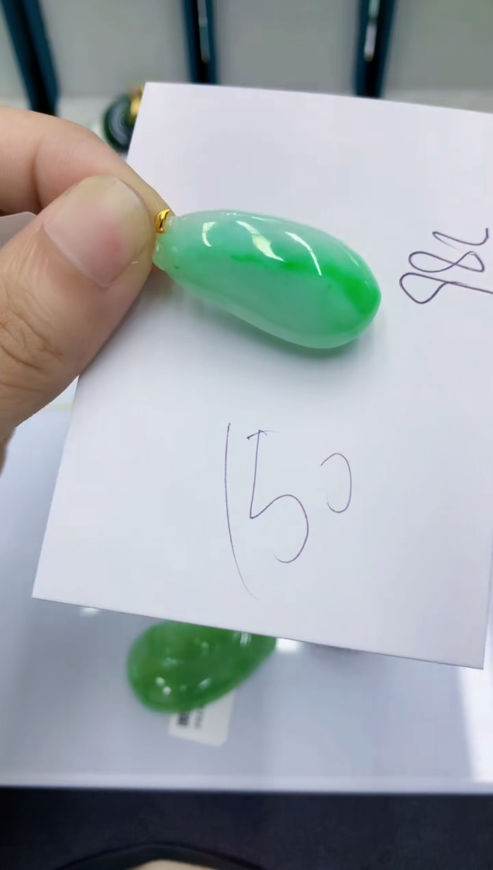颈饰18K金镶嵌翡翠翡翠