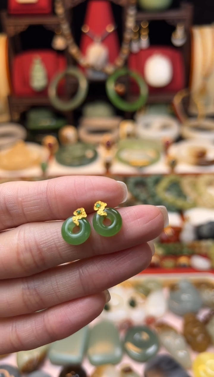 【闪购商品】和田玉耳饰18K金镶嵌福利