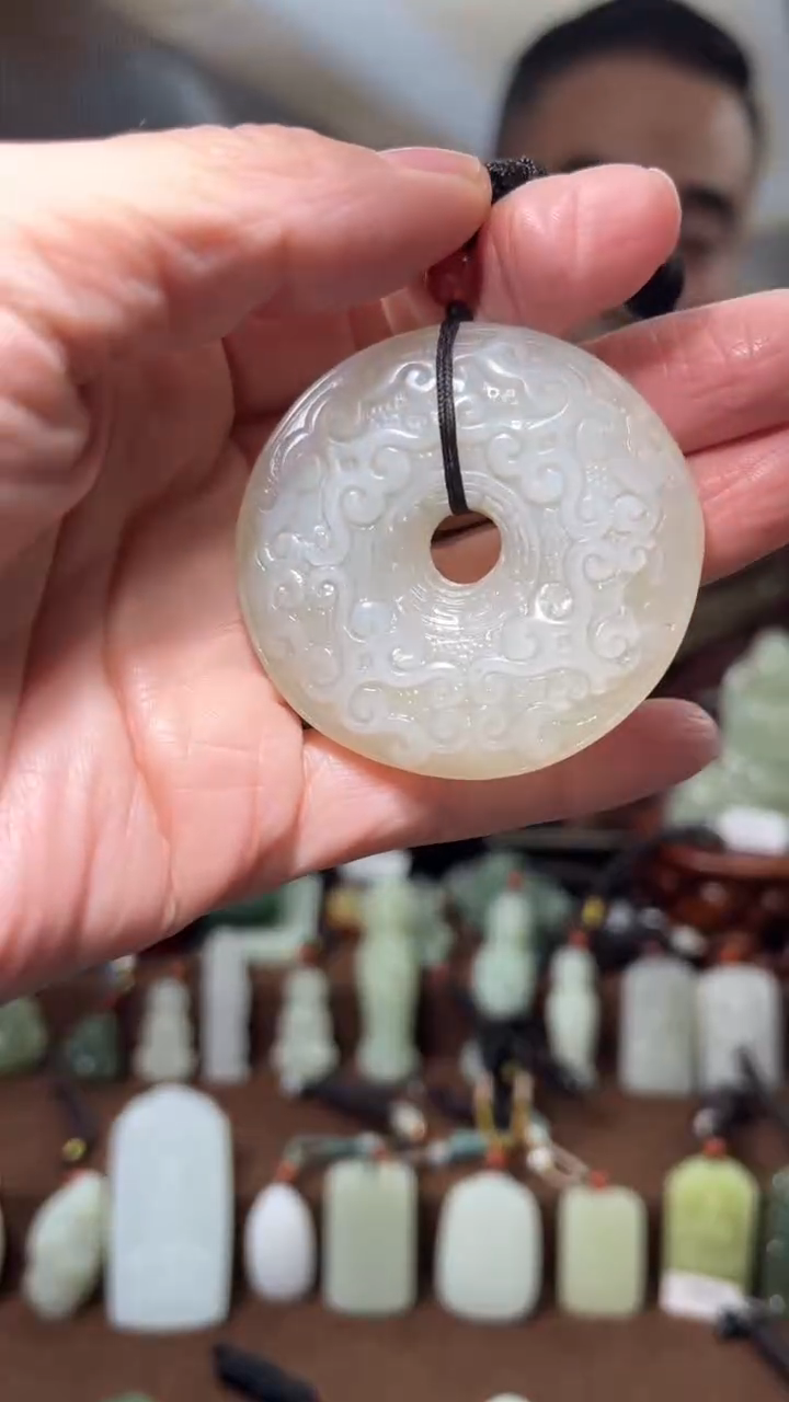 颈饰未镶嵌和田玉·