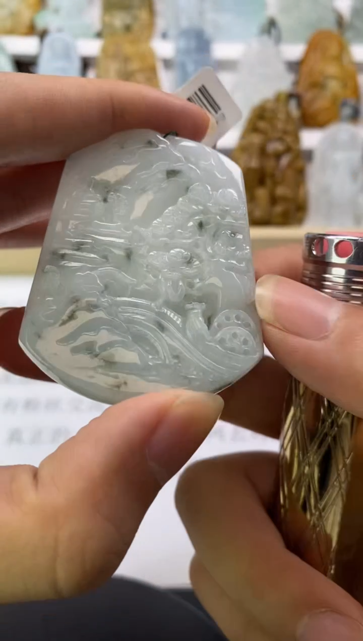翡翠未镶嵌颈饰清**河天然翡翠