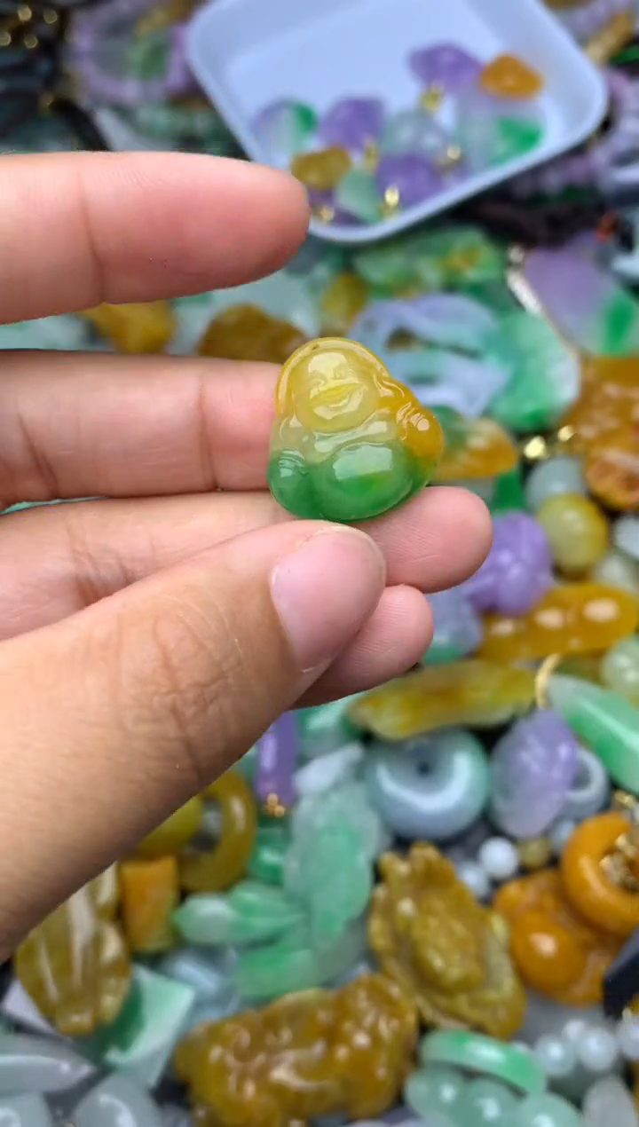 颈饰未镶嵌翡翠天然缅甸翡翠吊坠