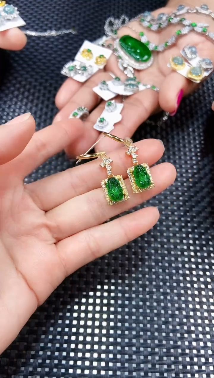 【闪购商品】翡翠耳饰未镶嵌111111111