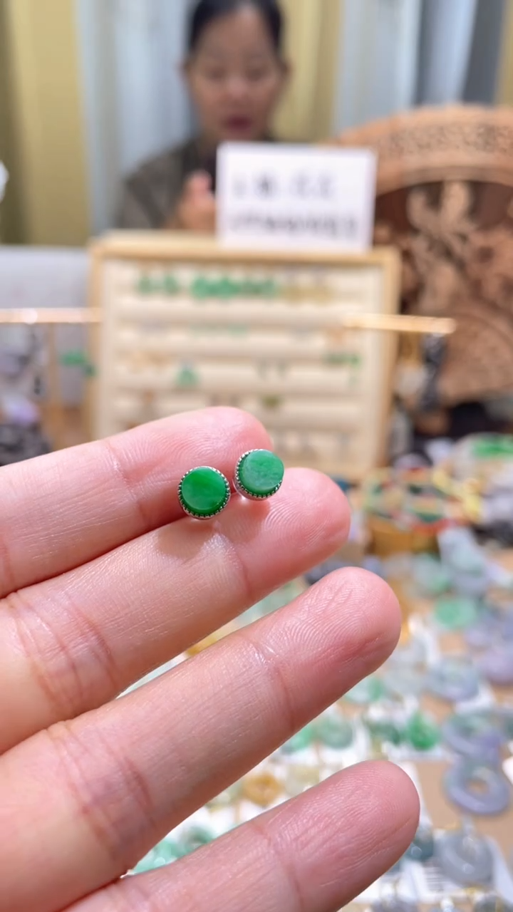 翡翠未镶嵌颈饰耳钉