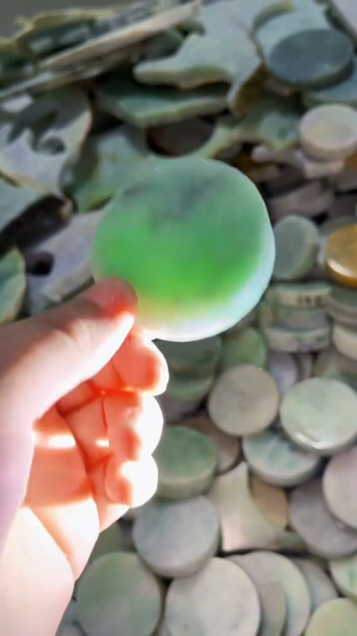 【闪购商品】翡翠挂件未镶嵌A货康壹978