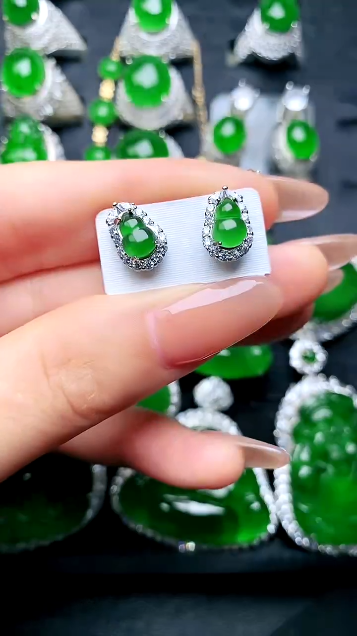 【闪购商品】翡翠耳钉未镶嵌葫芦耳钉