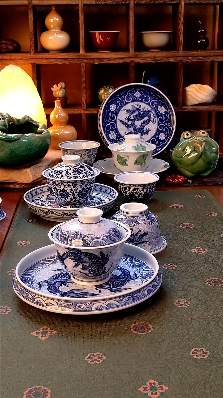 S**生【手工手绘大鱼盖碗+壶承+压手杯】