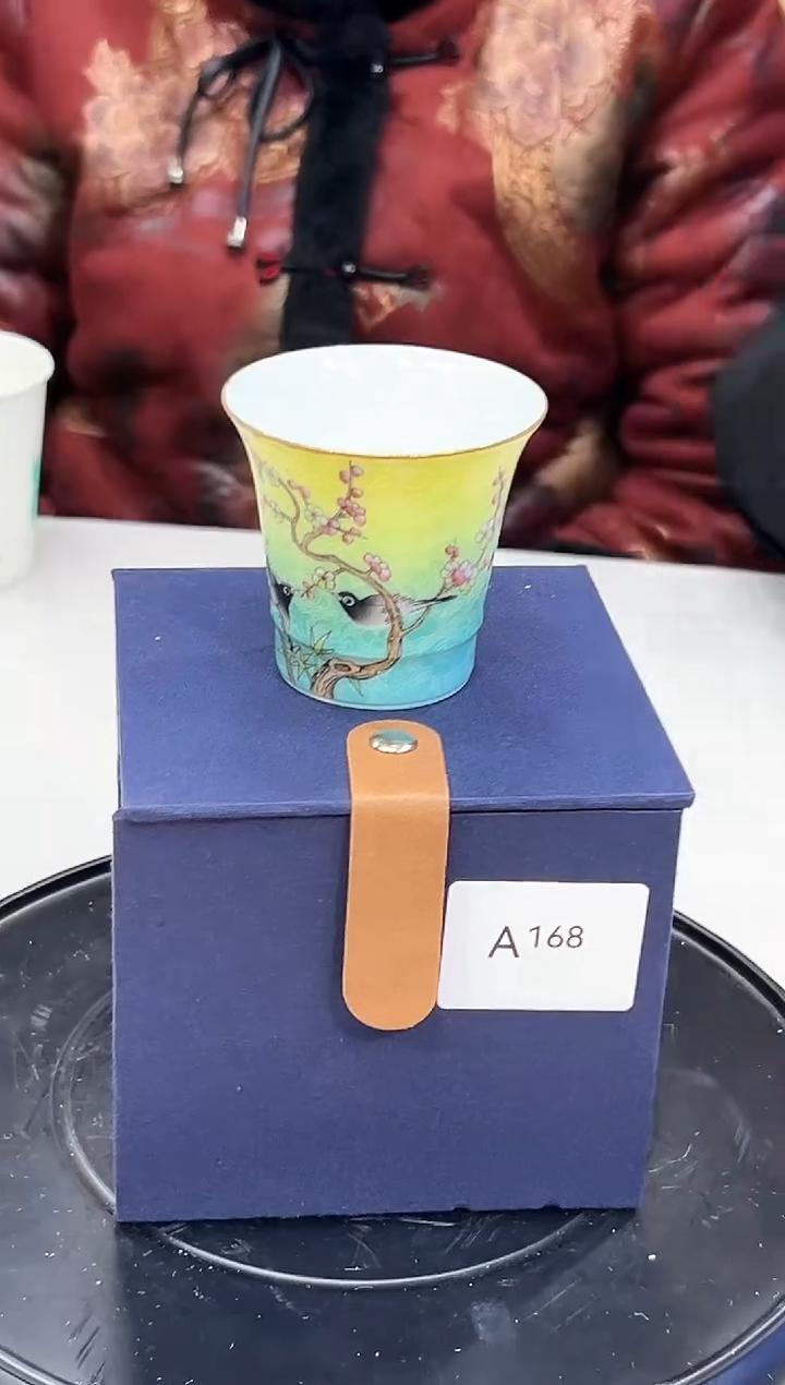 【闪购商品】杯子渐变底扒花花鸟主人杯A168