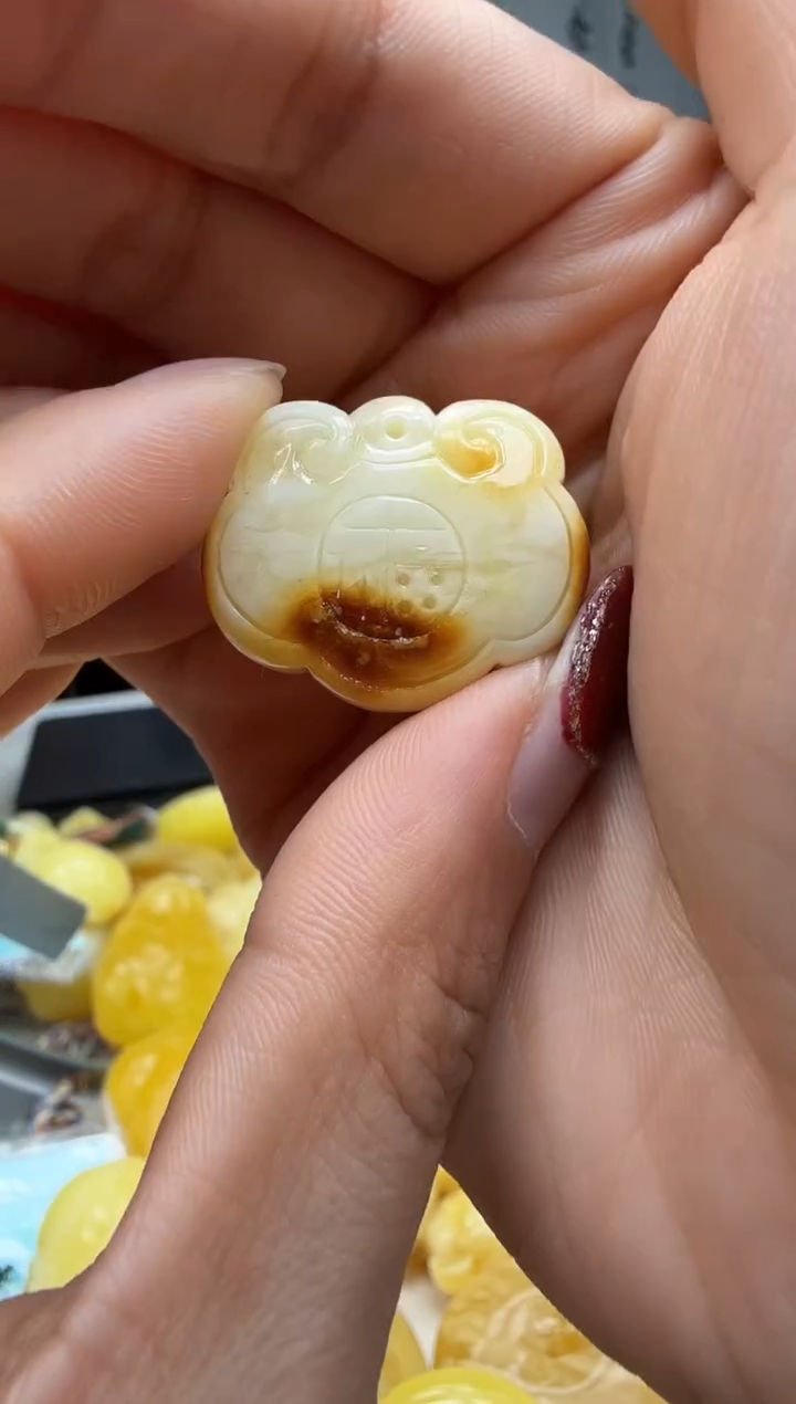 未镶嵌琥珀裸石配饰