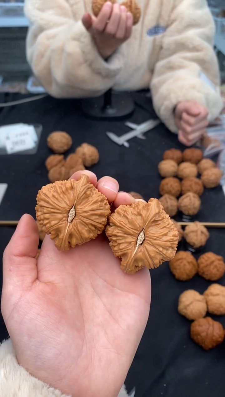 【闪购商品】文玩核桃把件白狮子45-t590