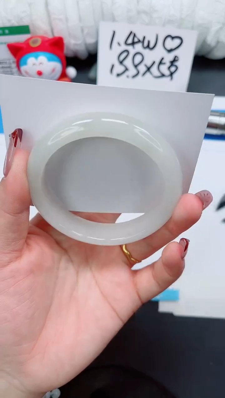 【闪购商品】石英质玉手镯未镶嵌120