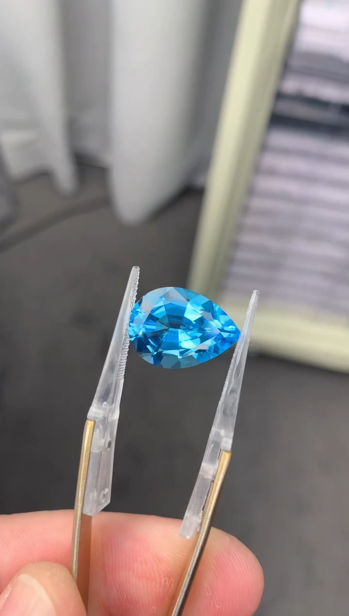 【闪购商品】托帕石裸石未镶嵌12ct托帕石水滴