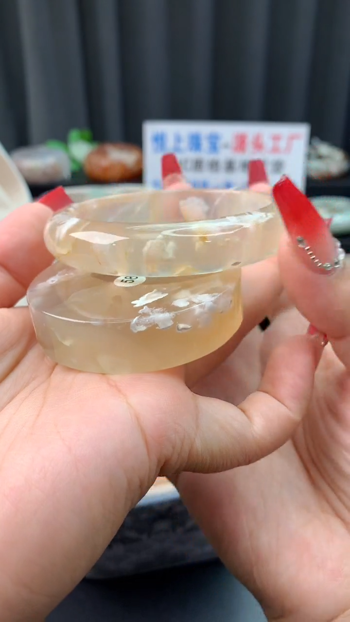 未镶嵌手镯石英质玉（58圈口）赠送镯心 