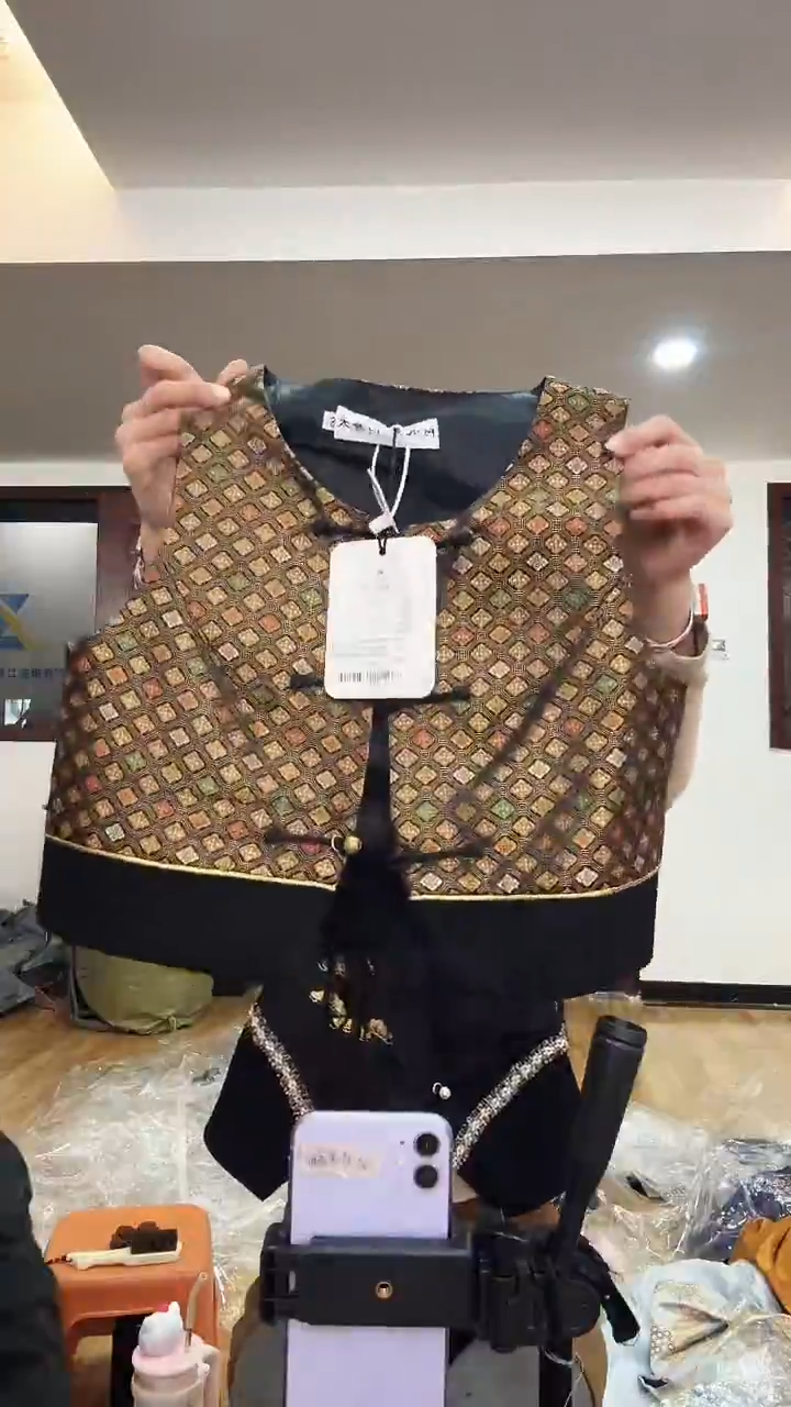 马甲       S码         95斤   