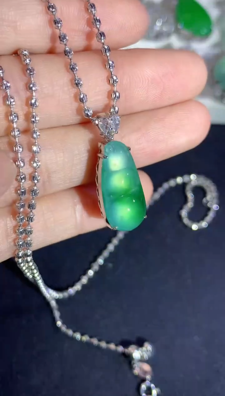 吊坠(不含链)18K金镶嵌翡翠D13