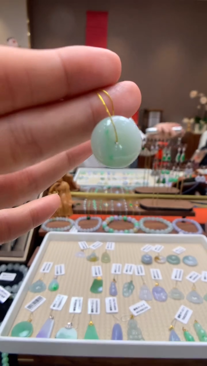 【闪购商品】翡翠颈饰未镶嵌平安扣