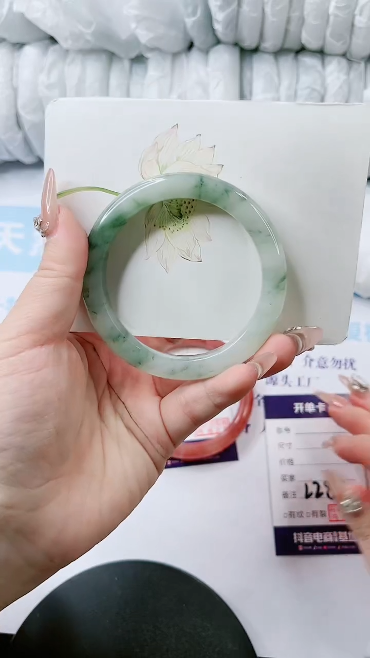 【闪购商品】石英质玉手镯未镶嵌多样性发货L285