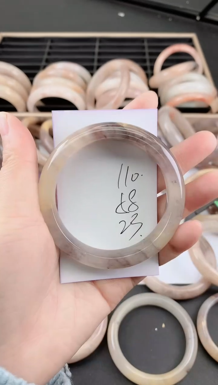 未镶嵌手镯石英质玉110