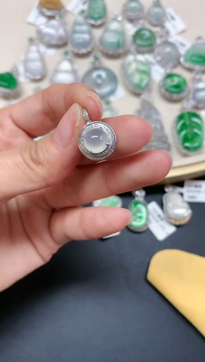 【闪购商品】翡翠吊坠(不含链)18K金镶嵌A260|1680