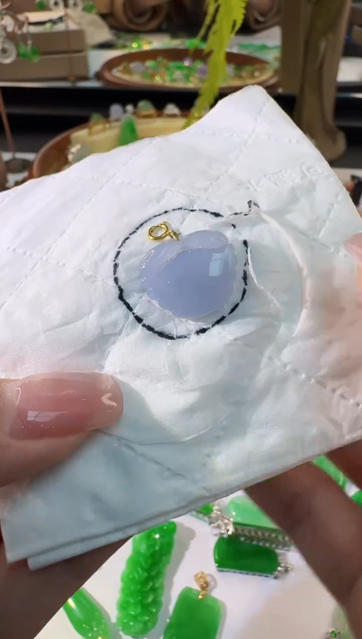 【闪购商品】翡翠颈饰18K金镶嵌缅甸翡翠A货吊坠