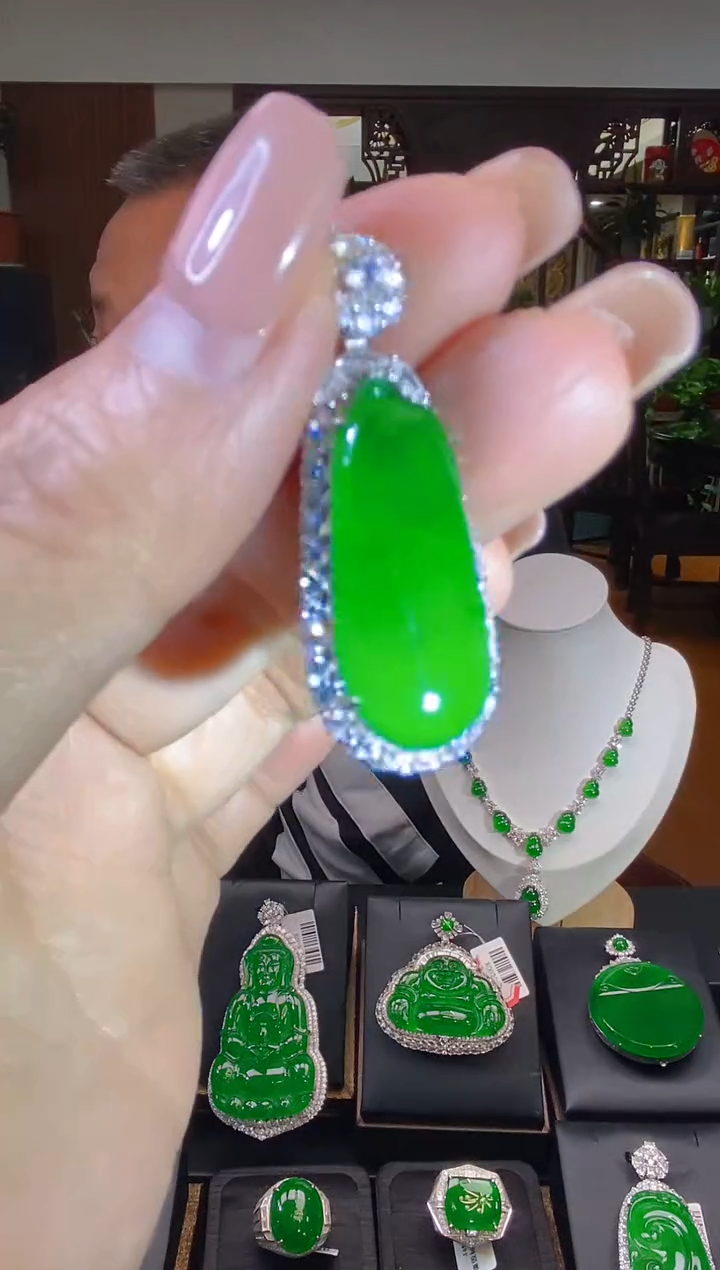 【闪购商品】翡翠吊坠(不含链)未镶嵌翡翠吊坠