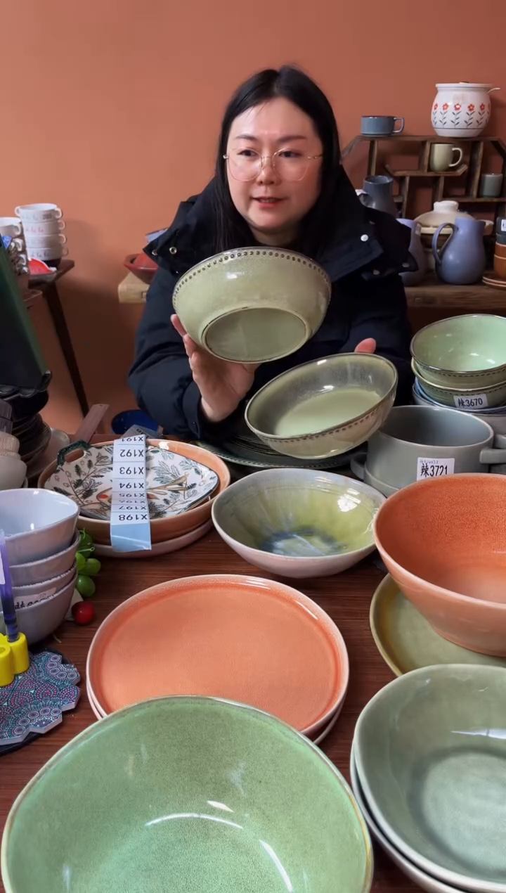 【闪购商品】碗X187  陶瓷异形珠点绿色碗两件套微瑕