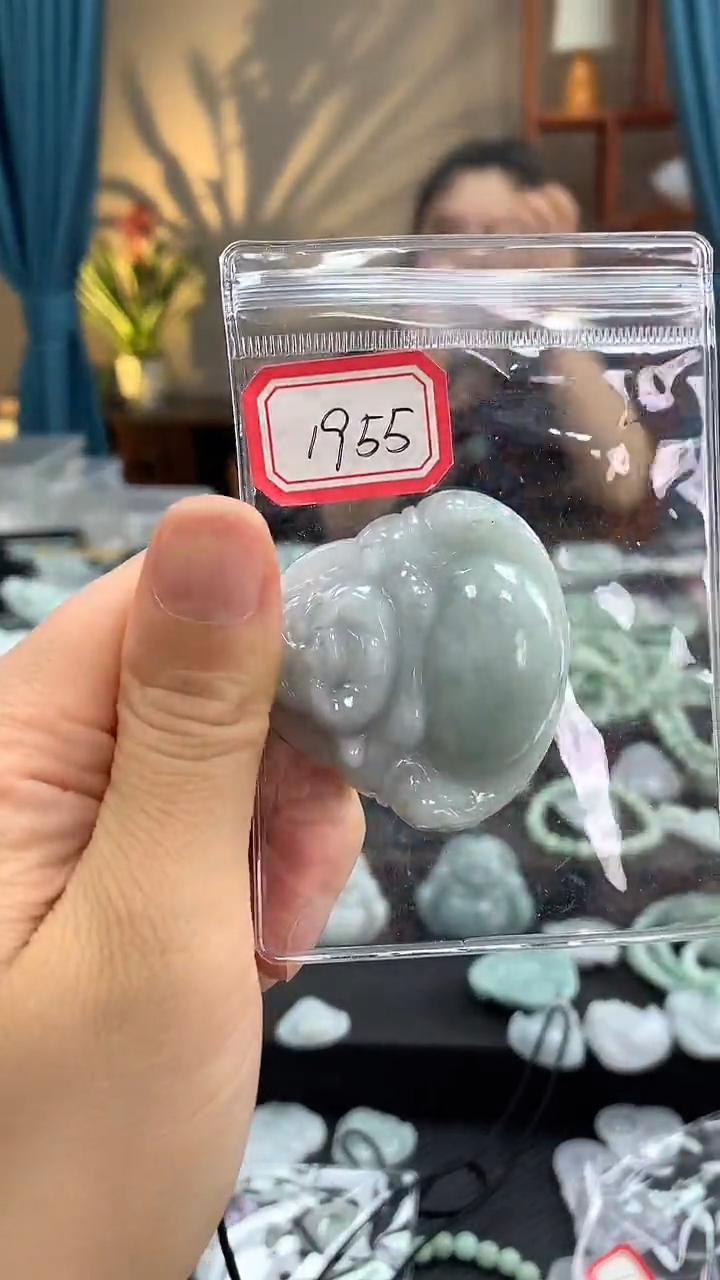 翡翠未镶嵌颈饰佛公1955