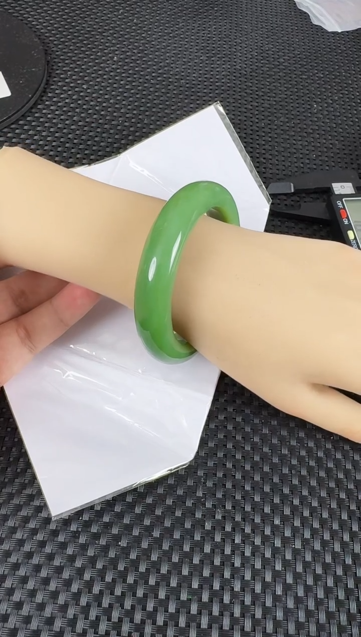 【闪购商品】和田玉（碧玉）手镯未镶嵌约59.5MM