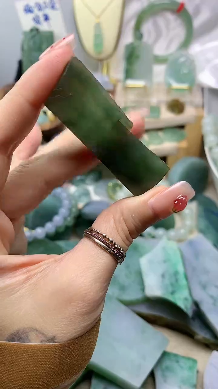 未镶嵌挂件翡翠缅甸A货翡翠,没有运费险,有纹有裂