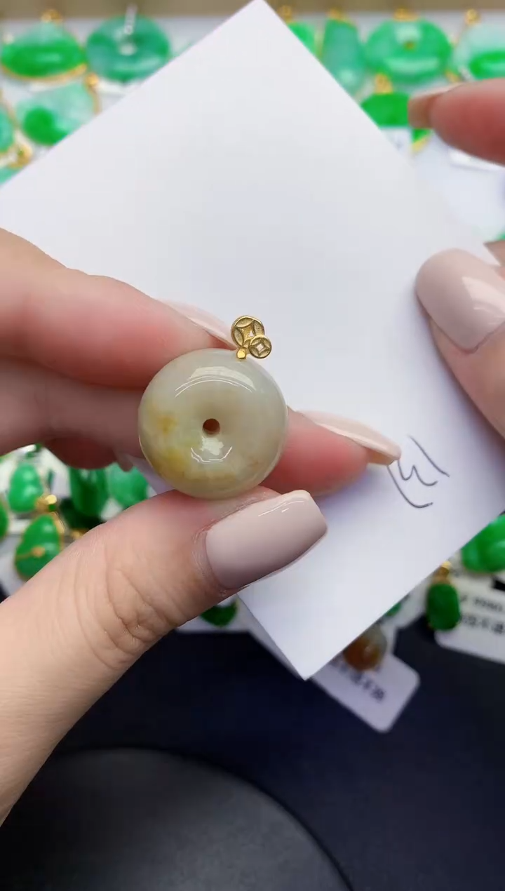 颈饰未镶嵌翡翠缅甸天然翡翠A货