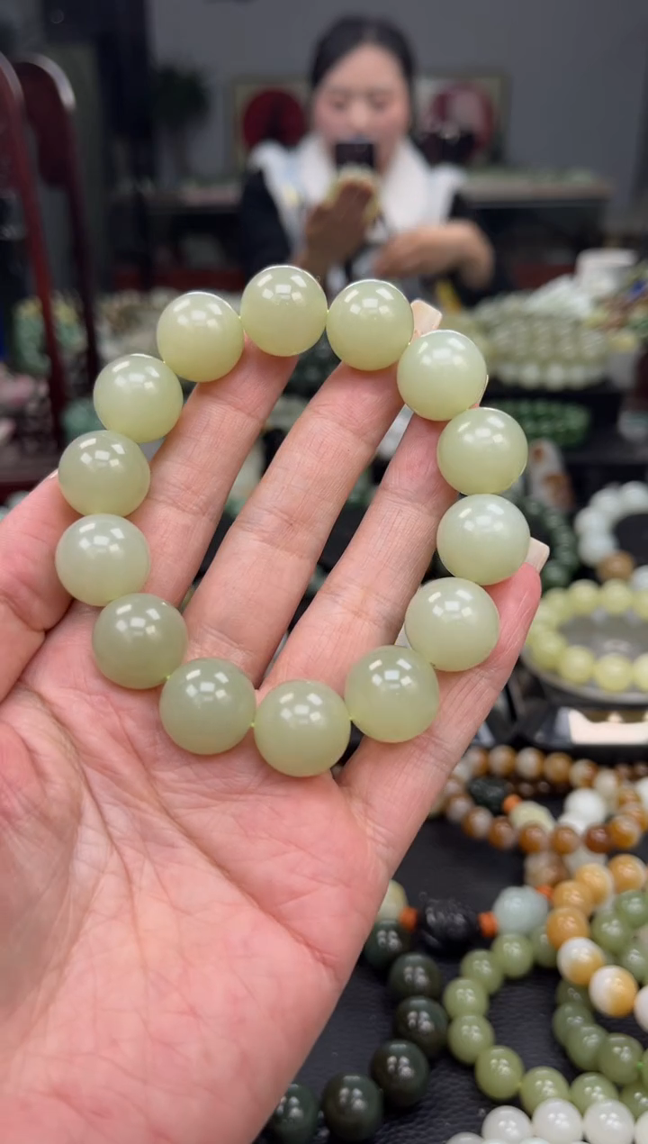【闪购商品】和田玉手串未镶嵌冰晴水翠青卡16