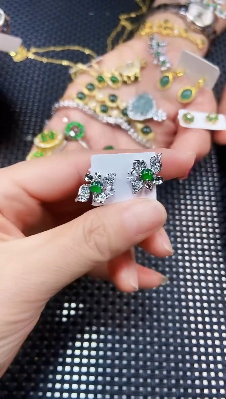 【闪购商品】翡翠耳饰未镶嵌111111111