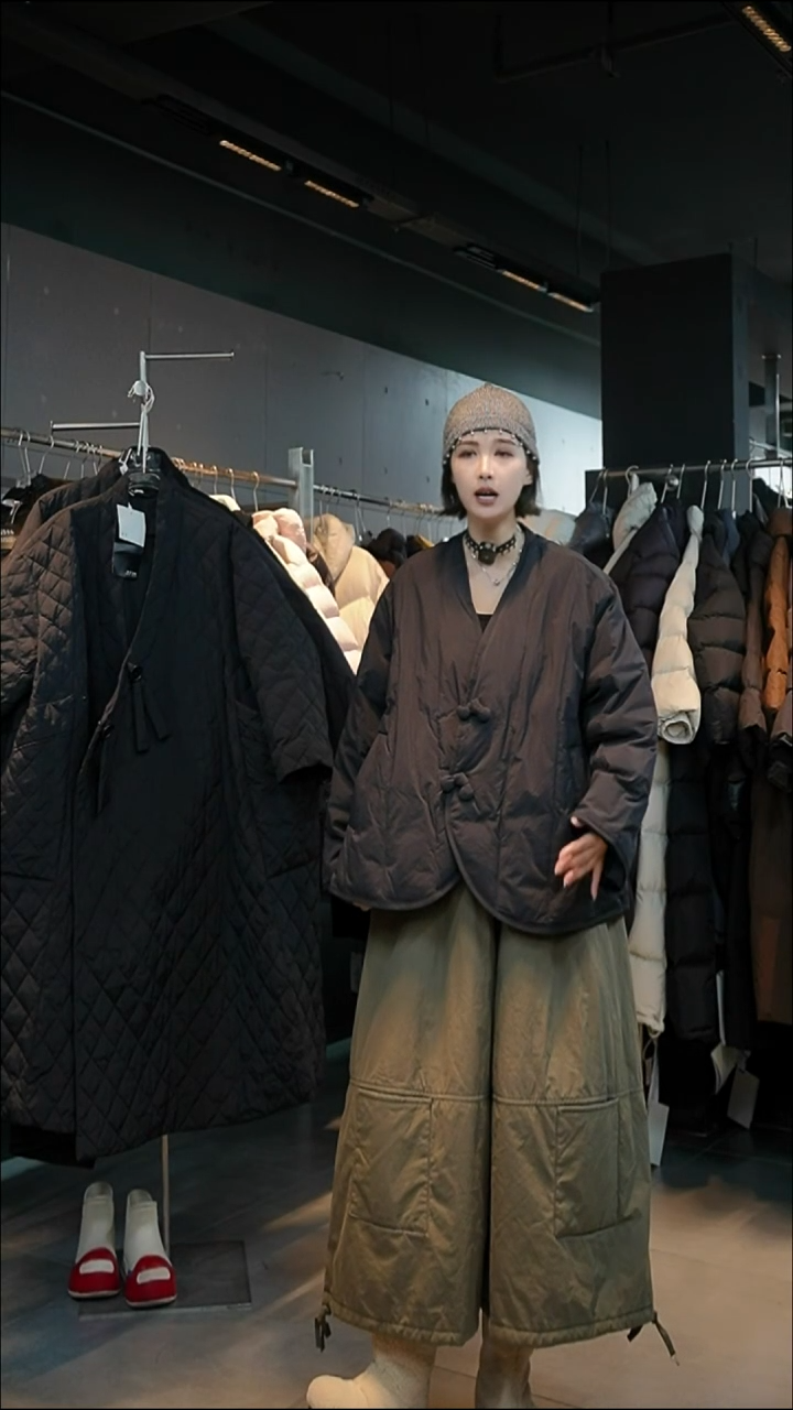 黑色羽绒外套黑色羽绒外套