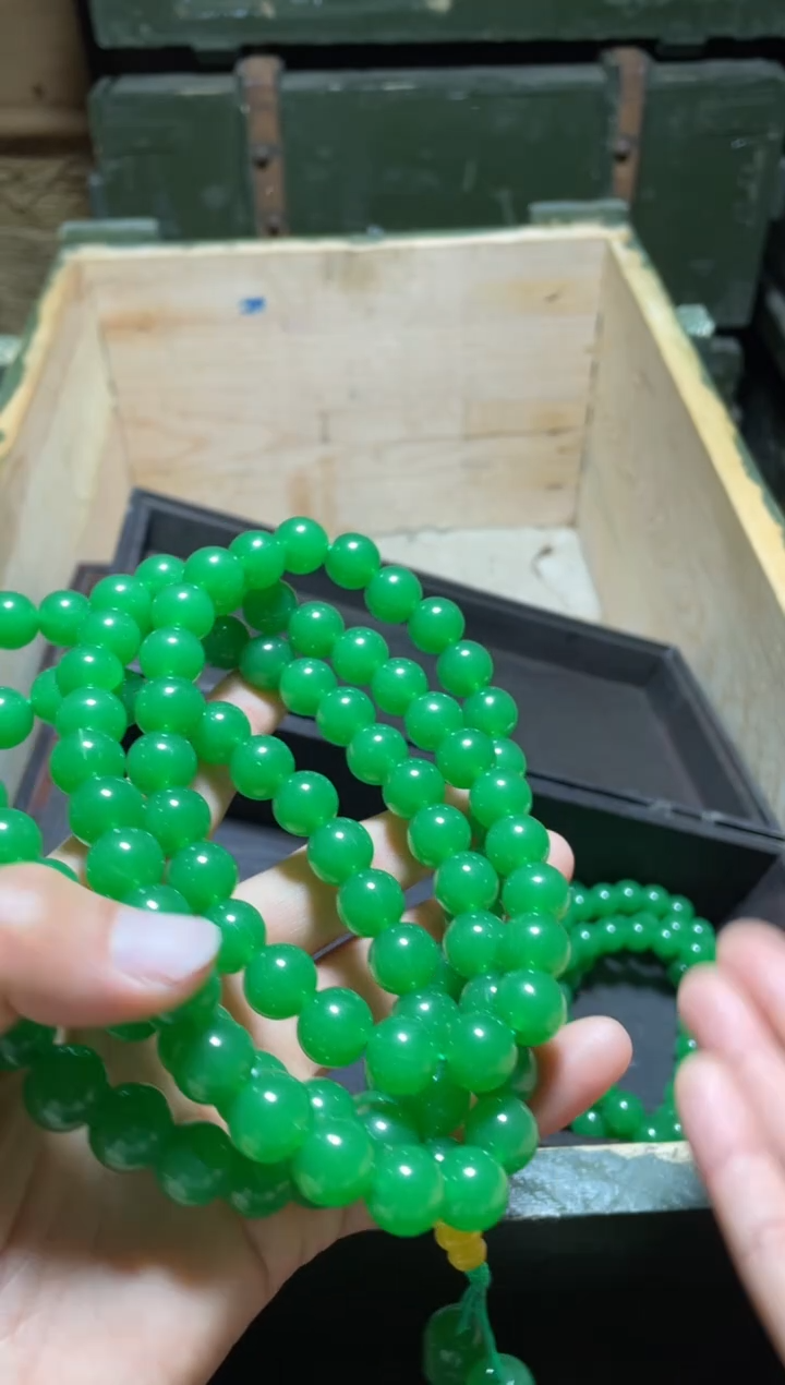 【闪购商品】绿项链1件卡1.2