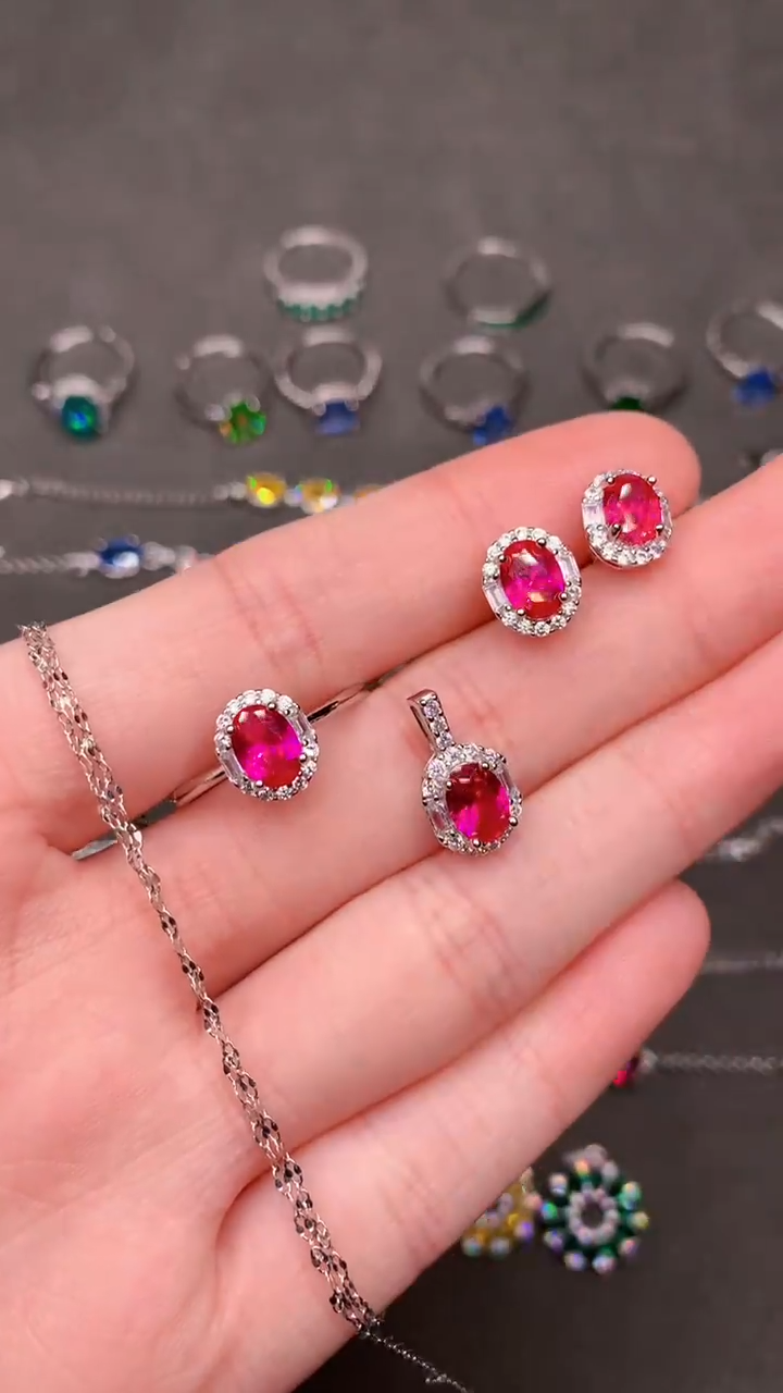 【闪购商品】红宝石套装银S925镶嵌........