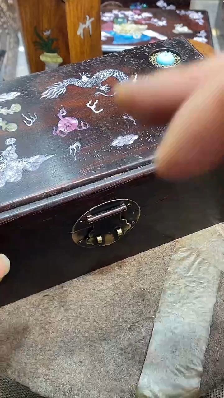 木木雕款盒子一个