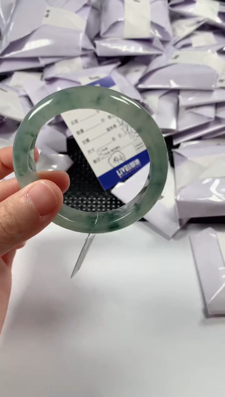 【闪购商品】翡翠颈饰未镶嵌11111111