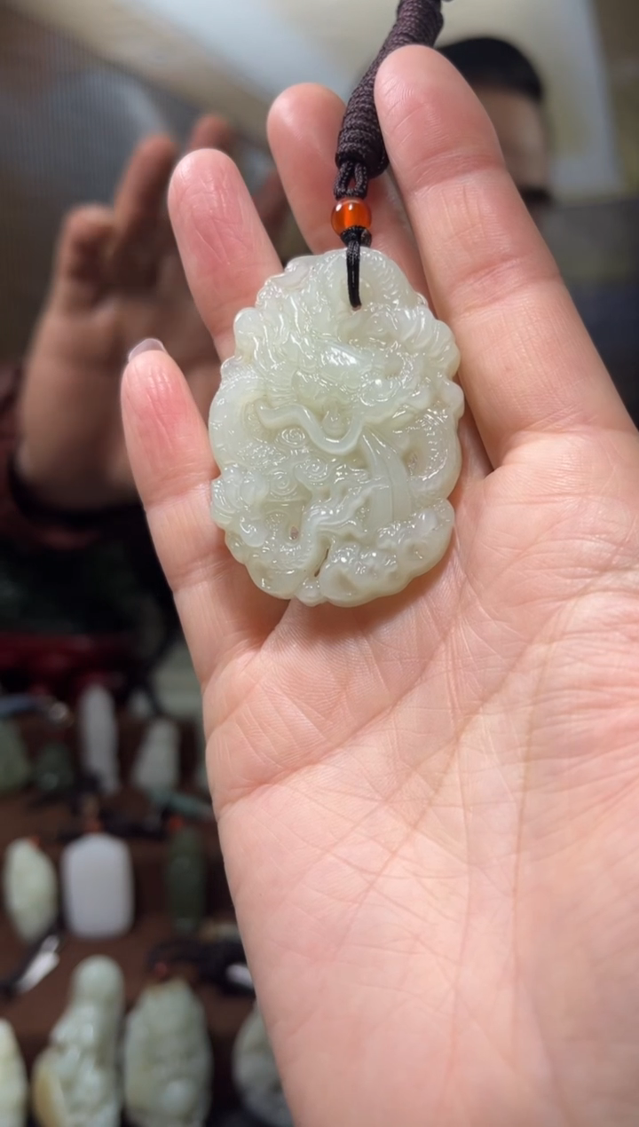 颈饰未镶嵌和田玉·